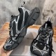 3XL sneaker runner