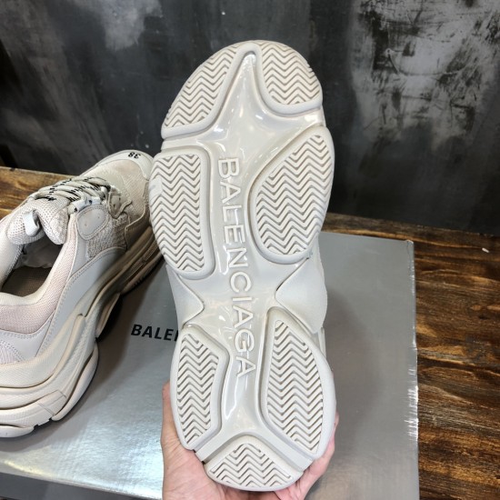 sneakers sneakers