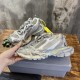 3XL sneaker runner