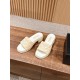 Slippers, beach shoes