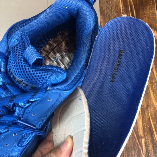 sneakers sneakers