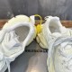 3XL sneaker runner