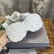 3XL sneaker runner