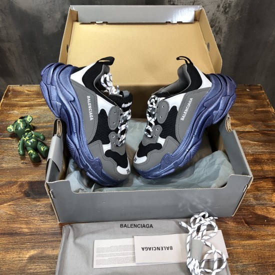 sneakers sneakers