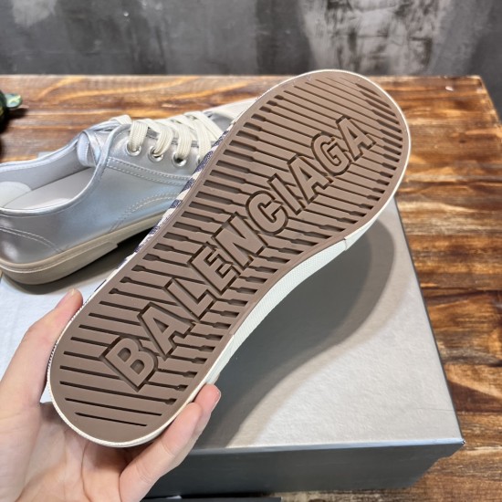 Dirty shoes demna Dirty shoes demna