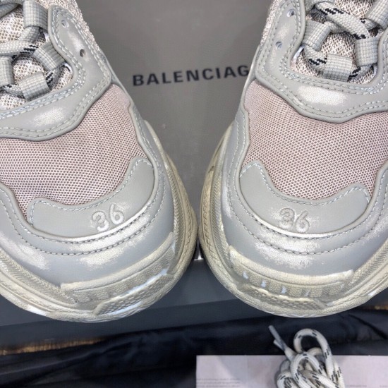 sneakers sneakers