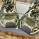 3XL sneaker runner