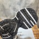 3XL sneaker runner