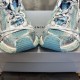 3XL sneaker runner