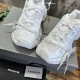 3XL sneaker runner