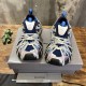 3XL sneaker runner