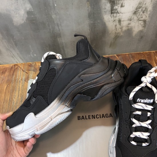 sneakers sneakers