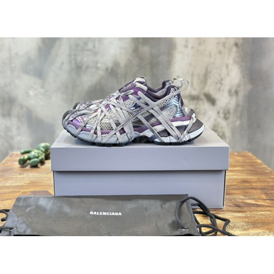 3XL sneaker runner