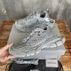 3XL sneaker runner