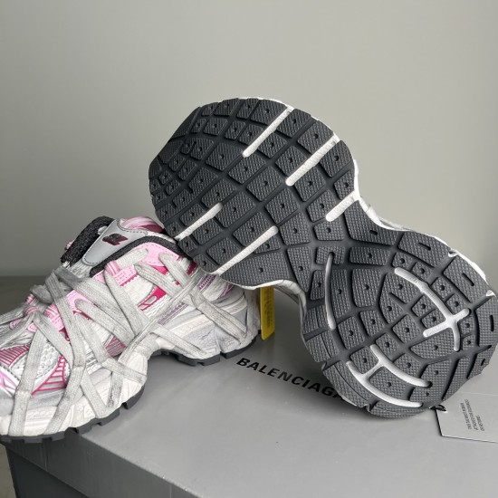 3XL sneaker runner