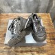 3XL sneaker runner