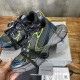 3XL sneaker runner
