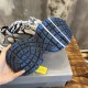 3XL sneaker runner