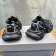 3XL sneaker runner