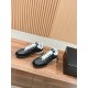 Tennis shoes