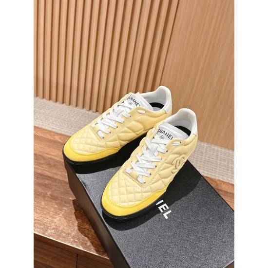 Tennis shoes