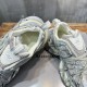 3XL sneaker runner
