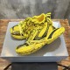 3XL sneaker runner