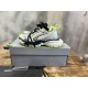 3XL sneaker runner