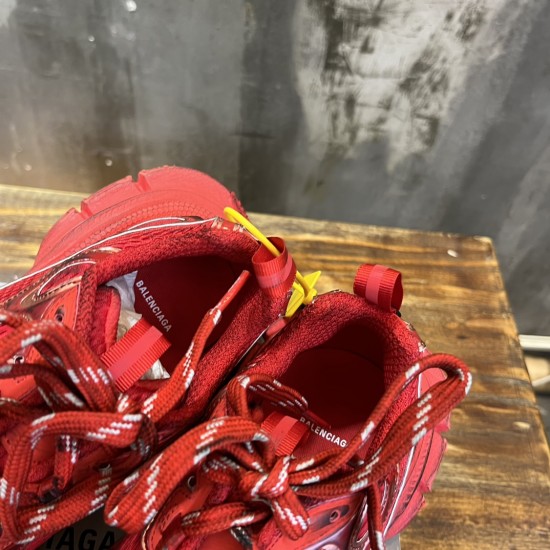 3XL sneaker runner