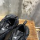 3XL sneaker runner