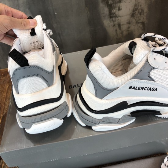 sneakers sneakers