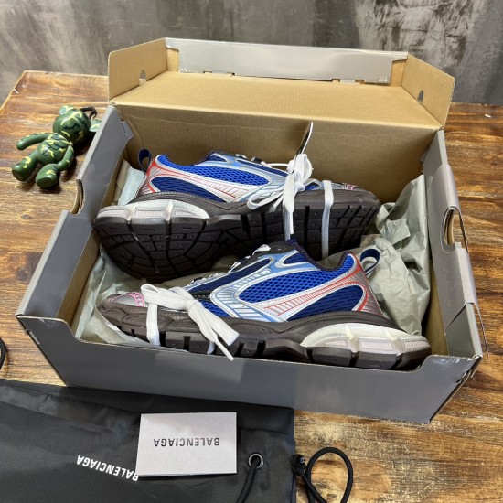 3XL sneaker runner