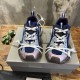 3XL sneaker runner
