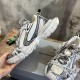 3XL sneaker runner