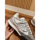Tennis shoes