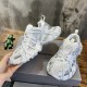 3XL sneaker runner