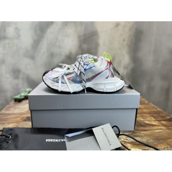 3XL sneaker runner