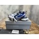 3XL sneaker runner