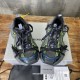 3XL sneaker runner