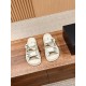 Slippers, beach shoes