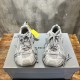 3XL sneaker runner
