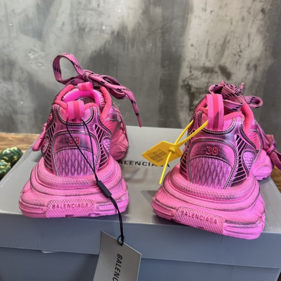 3XL sneaker runner