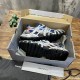 3XL sneaker runner