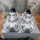 3XL sneaker runner