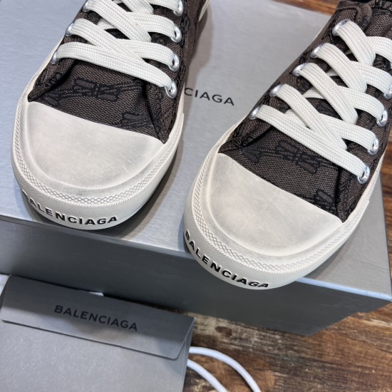 Dirty shoes demna