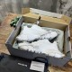 3XL sneaker runner
