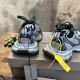 3XL sneaker runner
