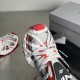 3XL sneaker runner