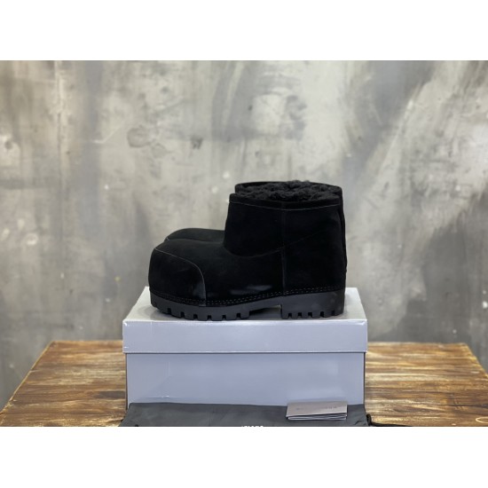 skiwear ski boots