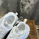 3XL sneaker runner